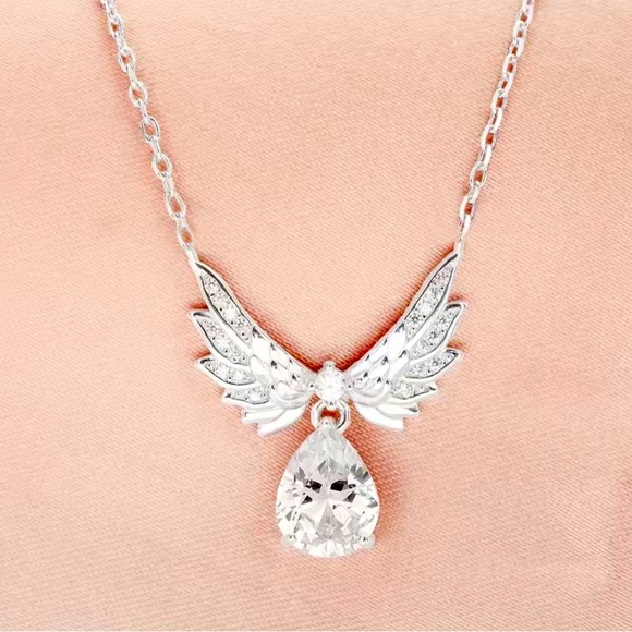 Jewelry - NEW! Pretty Diamond Angel Pendant Sterling Silver Necklace. *simulated diamond.